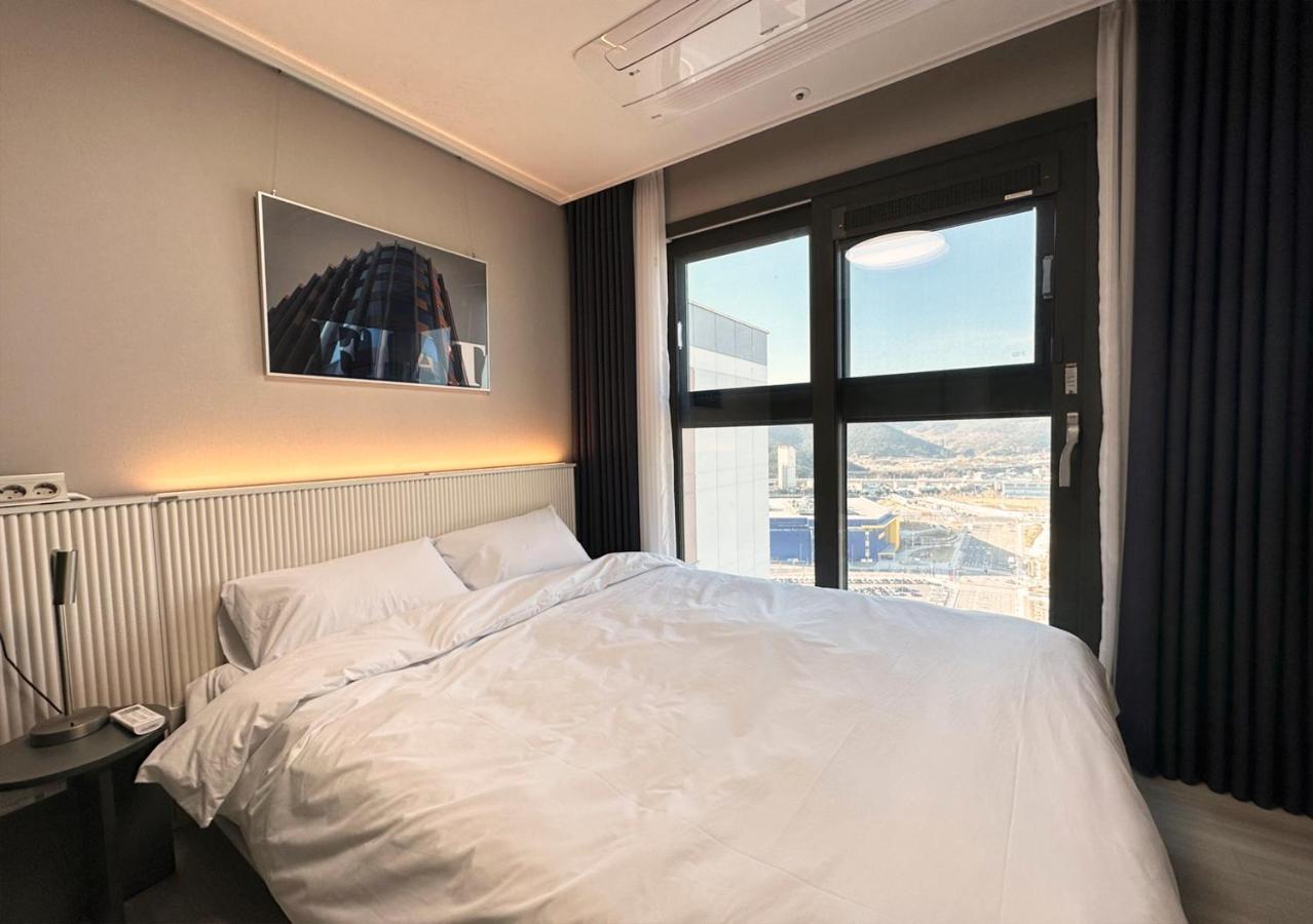 Y Collection By Uh Flat Osiria Aparthotel Busan Exteriör bild