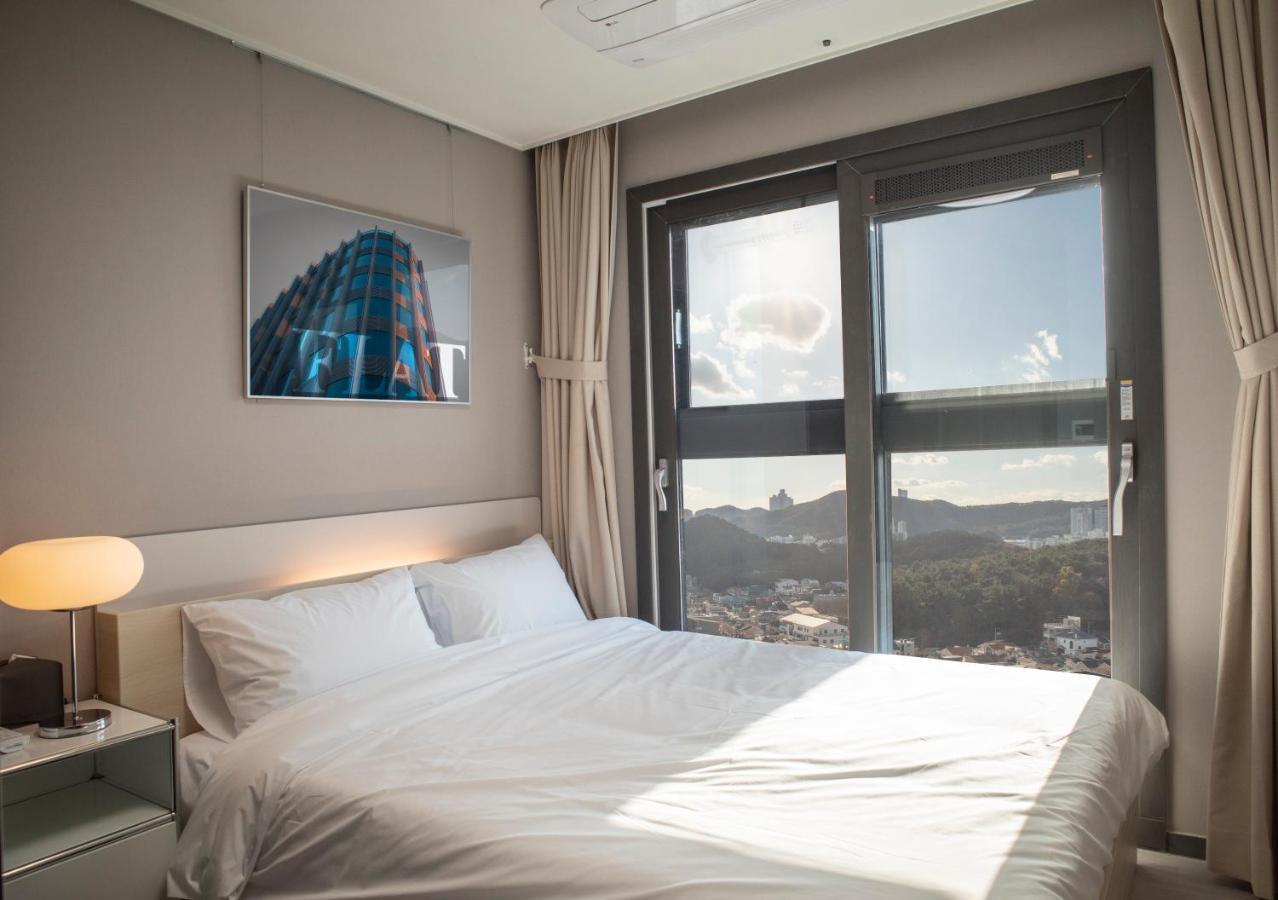 Y Collection By Uh Flat Osiria Aparthotel Busan Exteriör bild