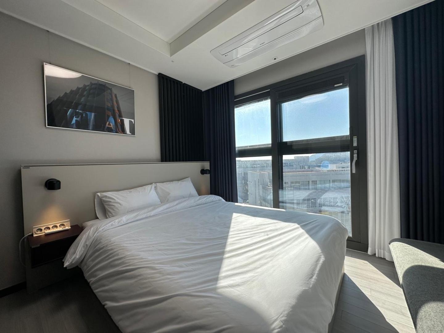 Y Collection By Uh Flat Osiria Aparthotel Busan Exteriör bild
