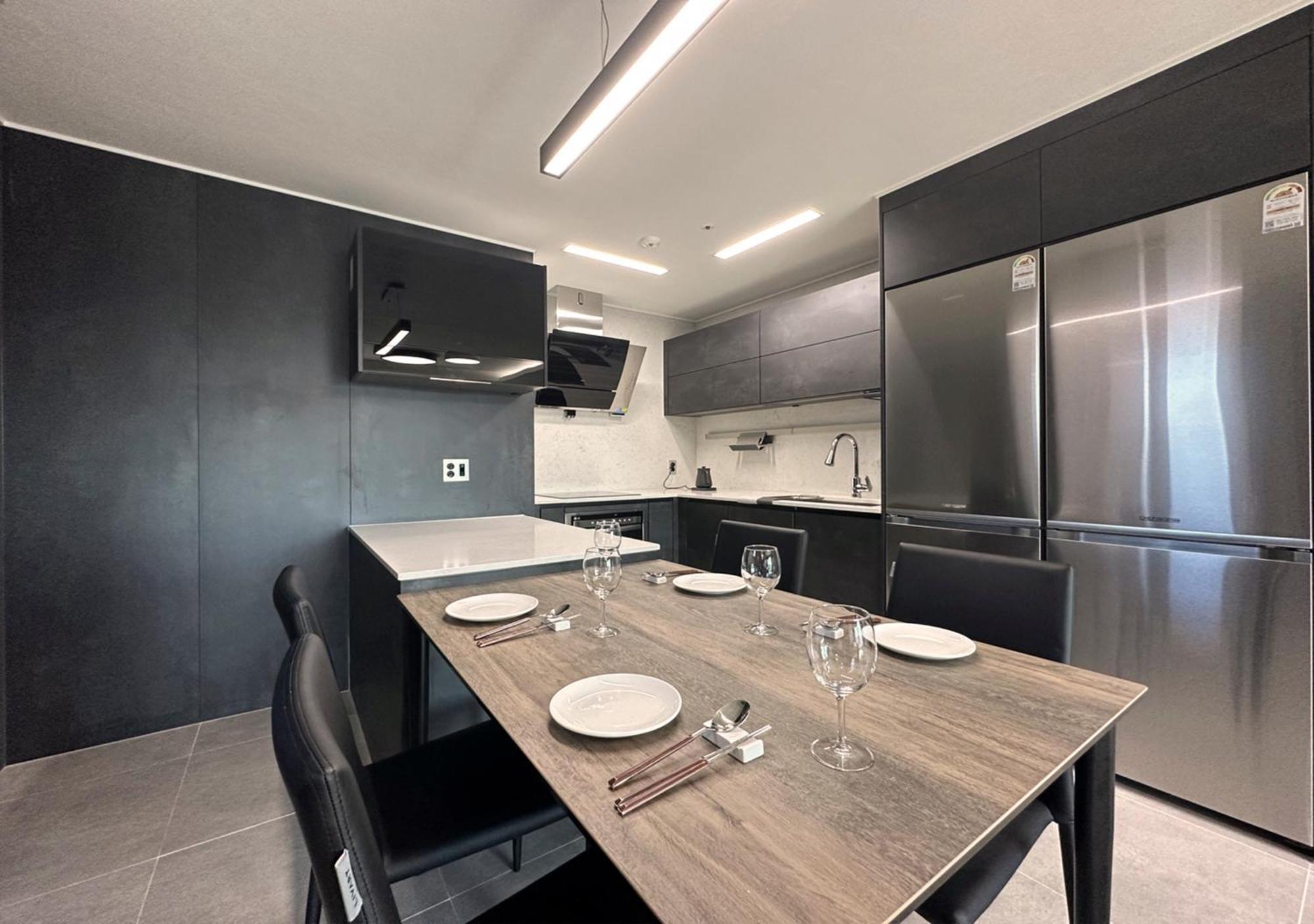 Y Collection By Uh Flat Osiria Aparthotel Busan Exteriör bild