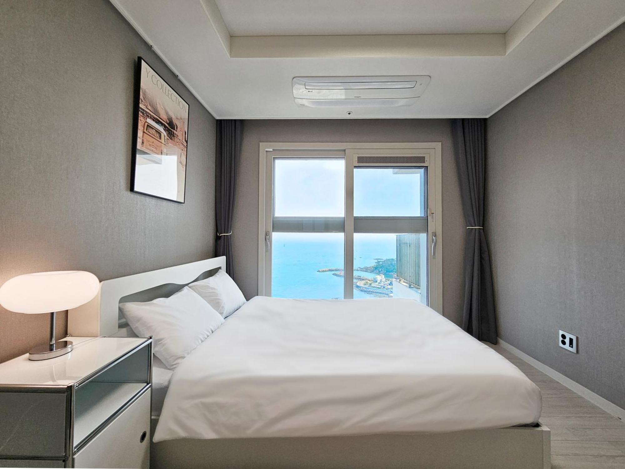 Y Collection By Uh Flat Osiria Aparthotel Busan Exteriör bild