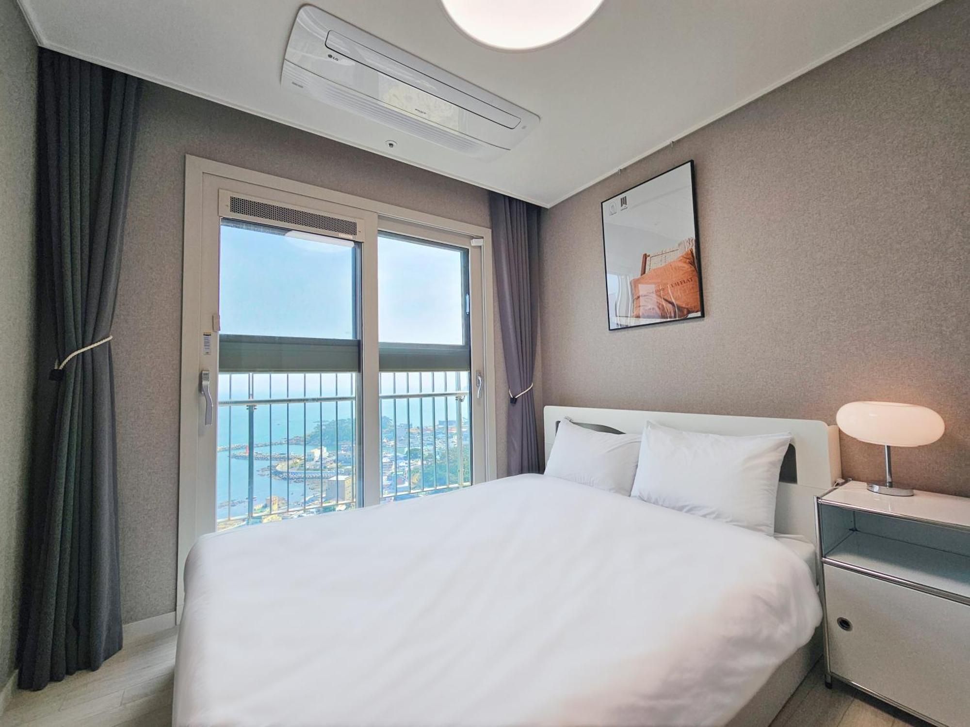 Y Collection By Uh Flat Osiria Aparthotel Busan Exteriör bild
