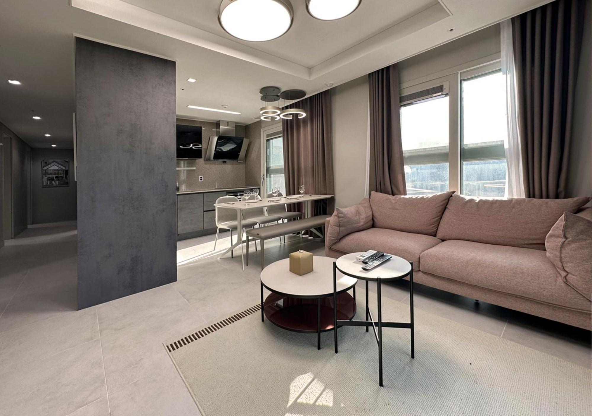 Y Collection By Uh Flat Osiria Aparthotel Busan Exteriör bild