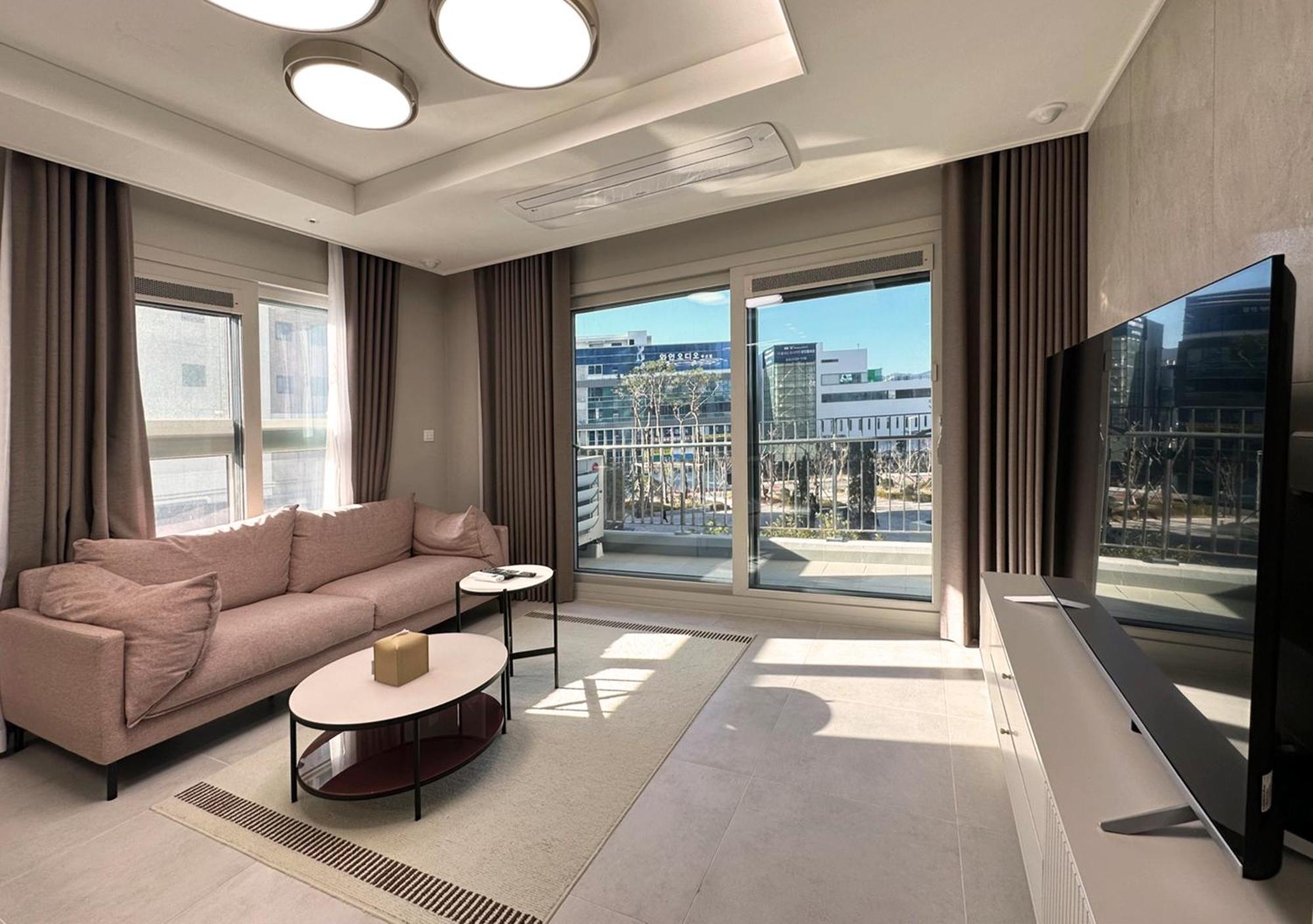 Y Collection By Uh Flat Osiria Aparthotel Busan Exteriör bild