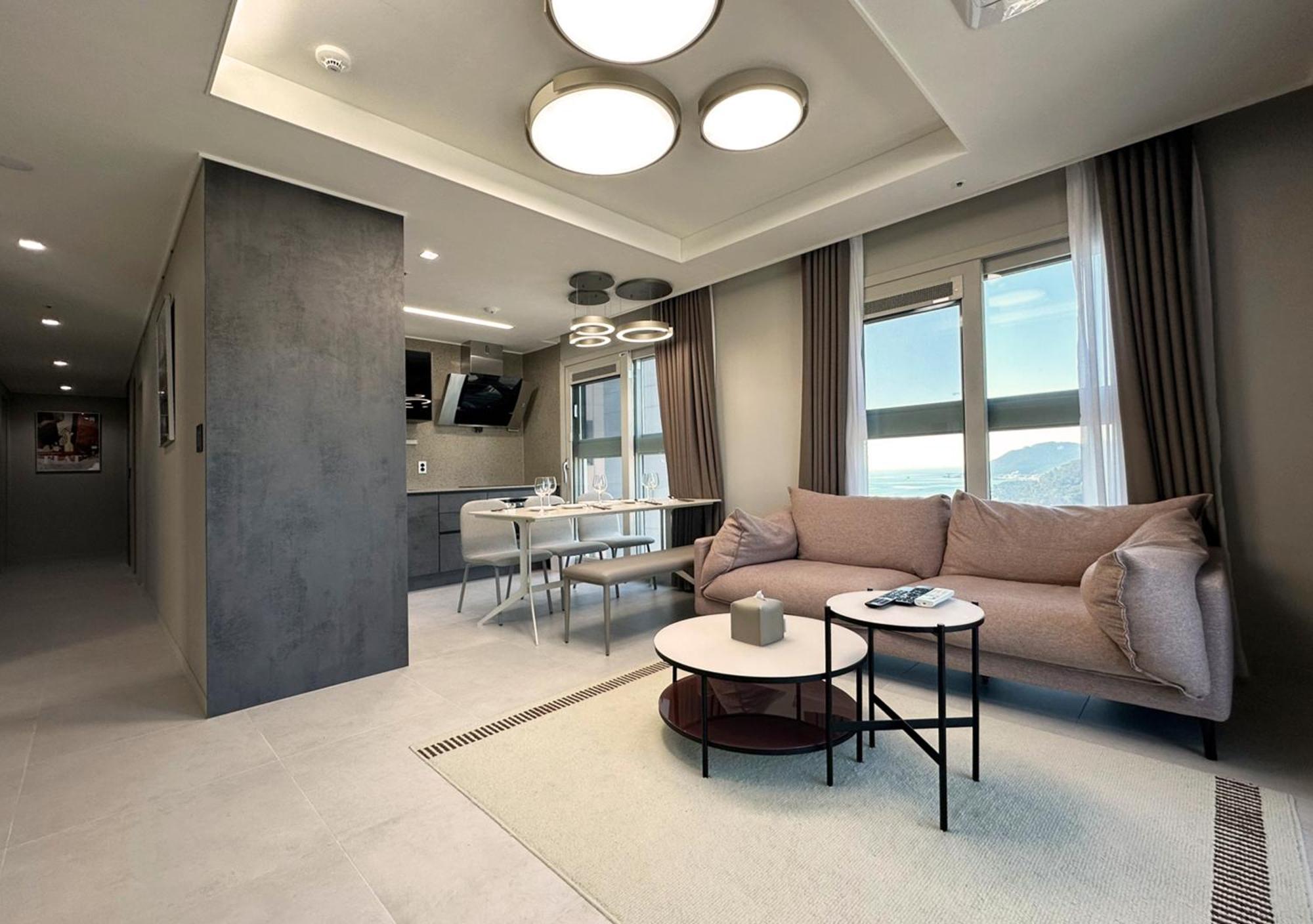 Y Collection By Uh Flat Osiria Aparthotel Busan Exteriör bild