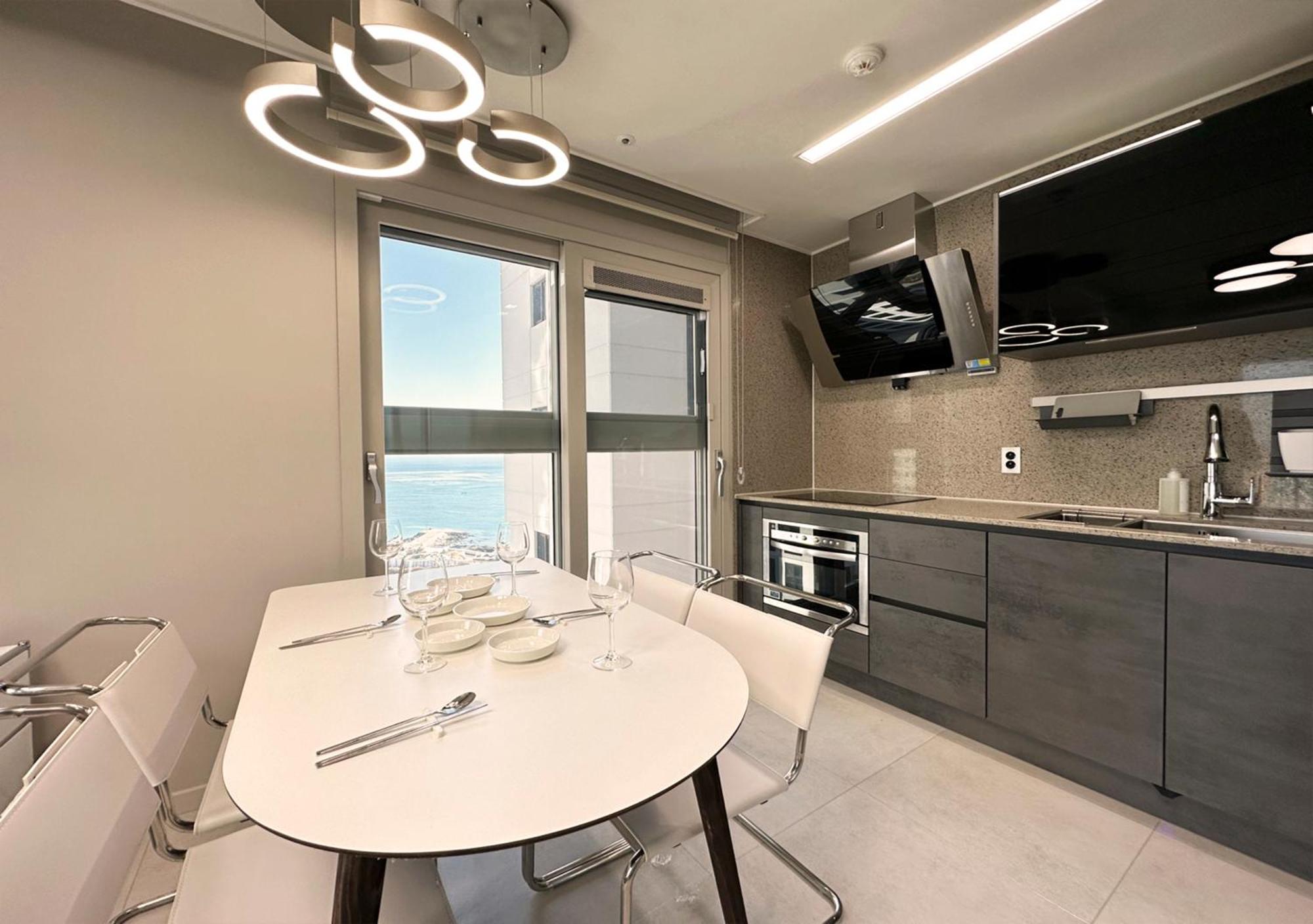 Y Collection By Uh Flat Osiria Aparthotel Busan Exteriör bild